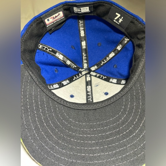 New Era MLB Toronto Blue Jays 7-1/8 59Fifty Fitted Hat - Picture 2 of 3